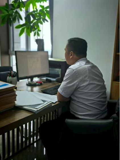 法援案例丨工资社保分属三公司，工伤索赔要找谁