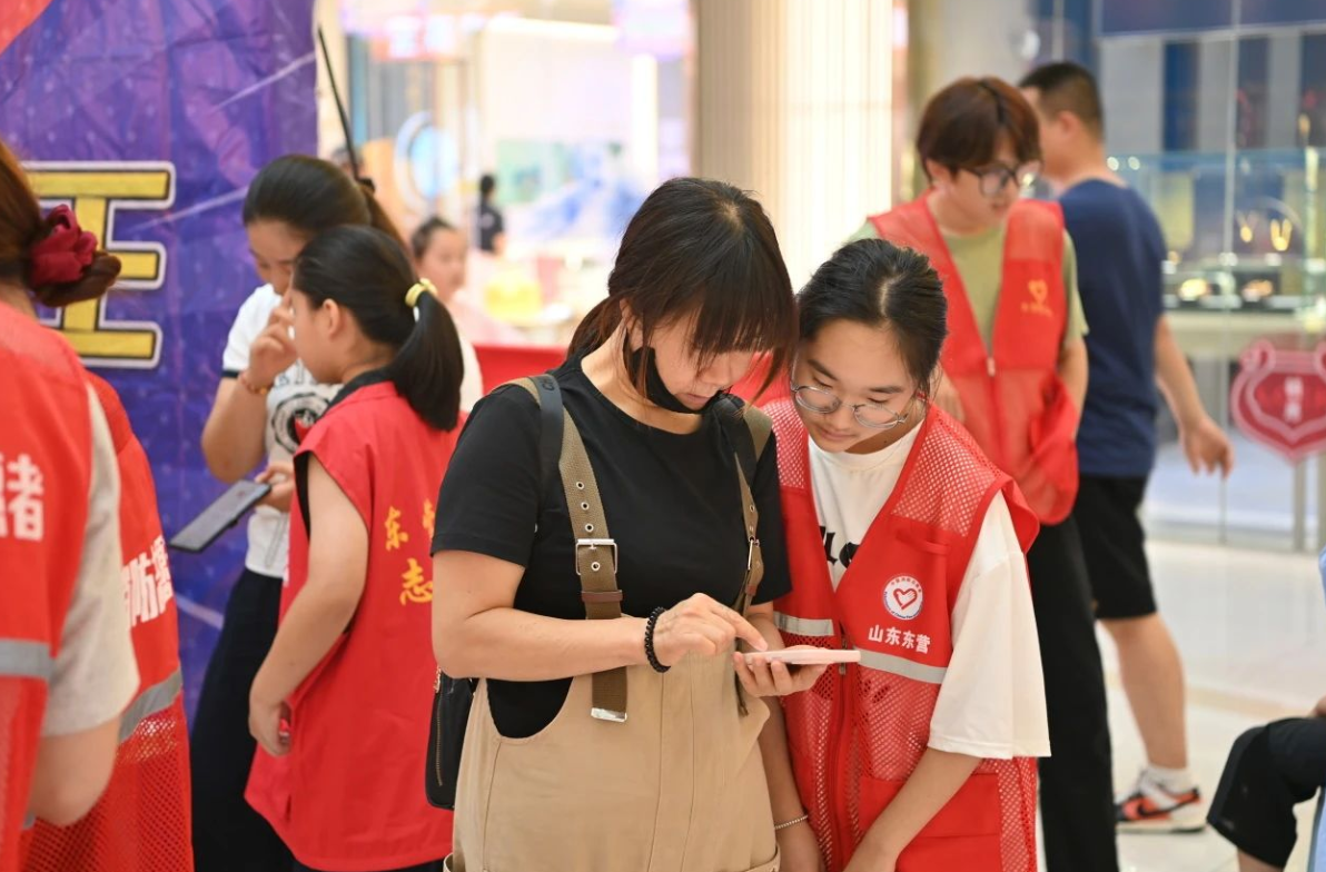 东营市消防救援支队：消防宣传进商场 传播知识送平安