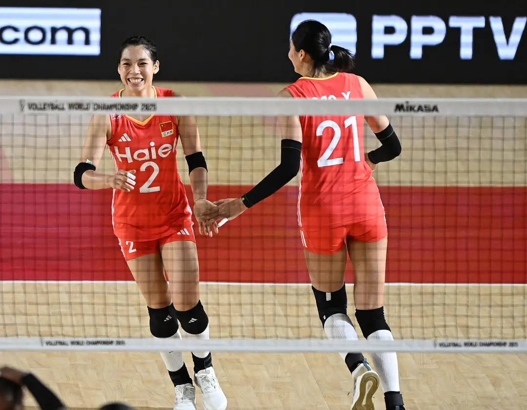  她强任她强！中国女排3:0胜多米尼加，1/8决赛将战法国队