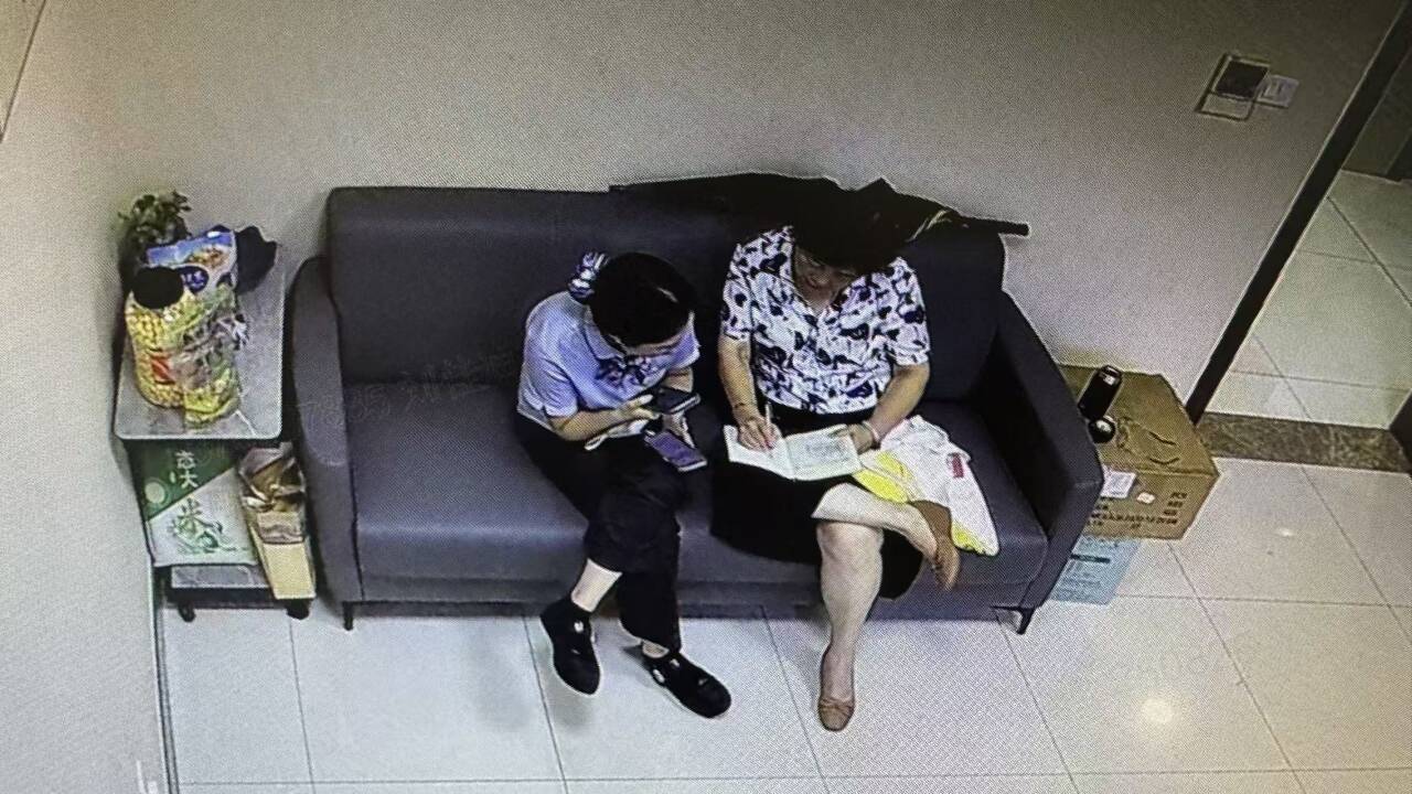 农行威海分行员工化身 “临时女儿”，七日坚守追回万元损失