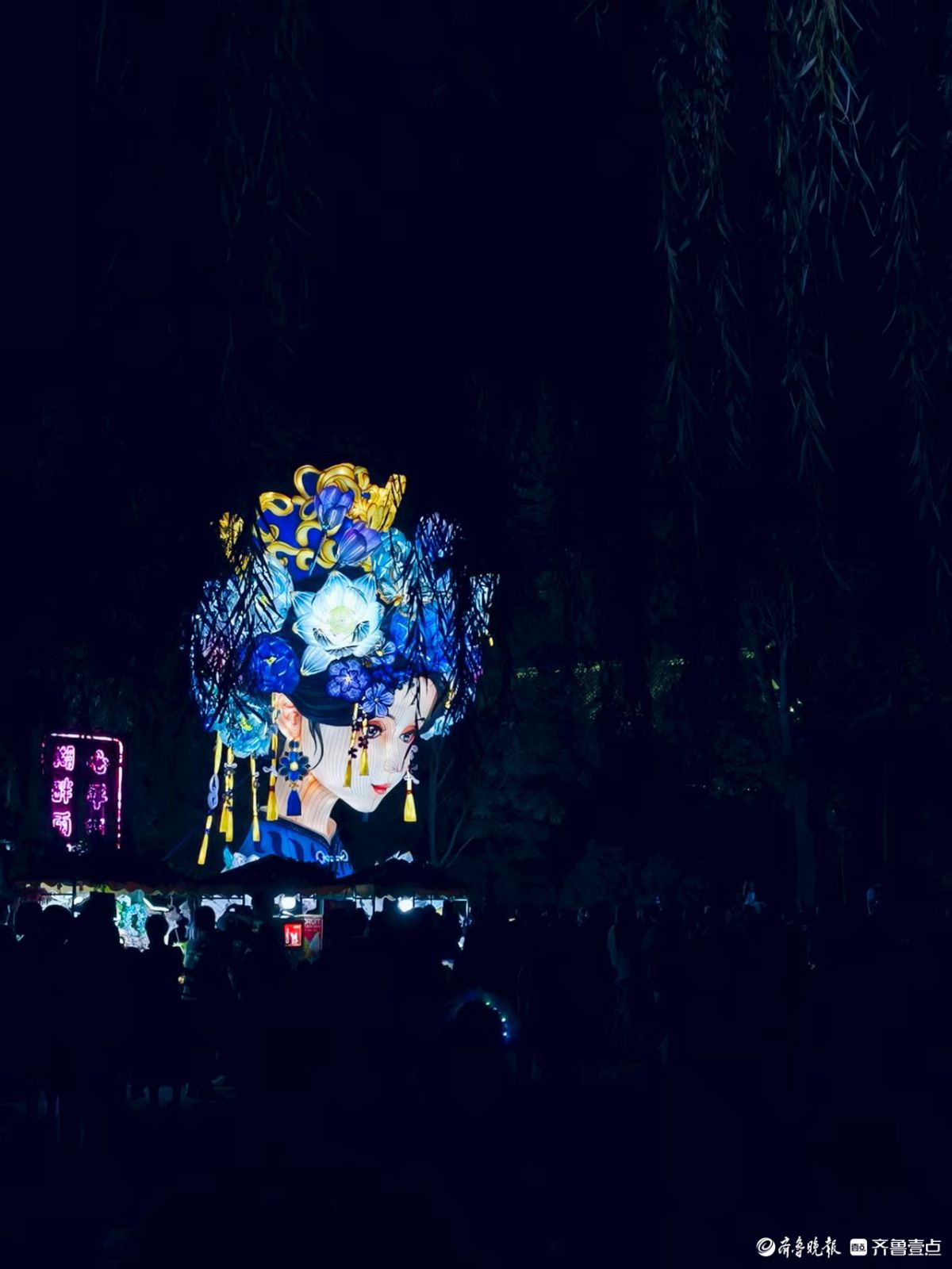 明湖夜色