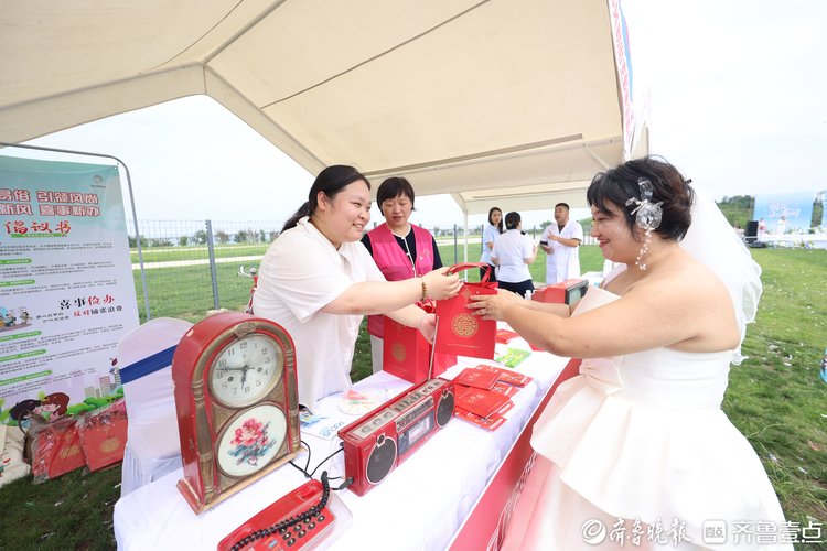 图集|定格24对新人幸福瞬间!烟台市移风易俗主题集体婚礼举行