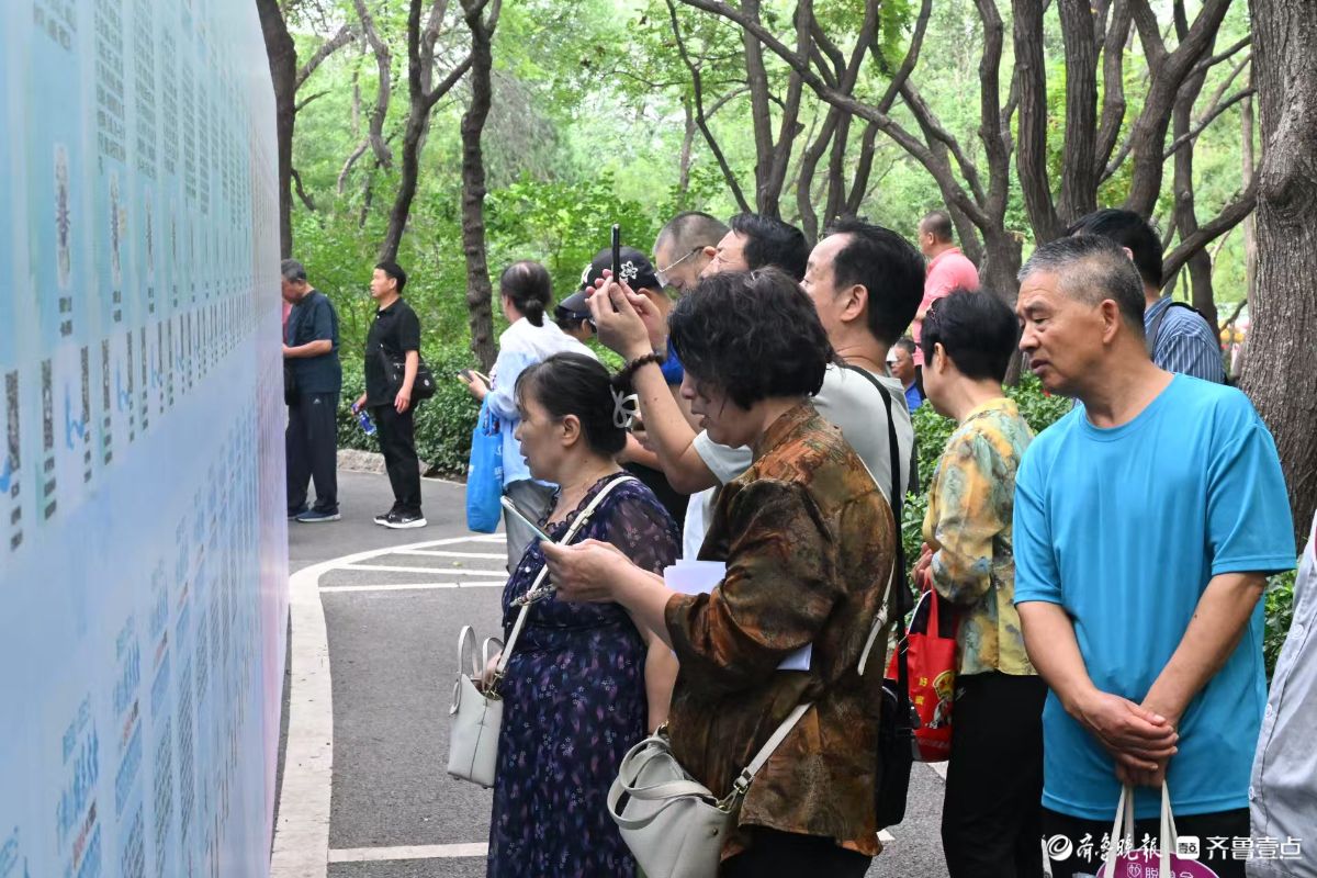 七夕千佛山相亲大会火热开幕！亲属家长齐上阵，想脱单的抓紧来