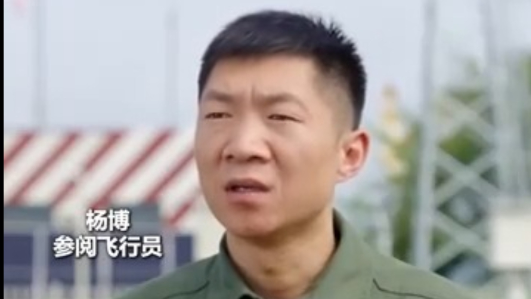 他曾护党旗飞过天安门，今再回阅兵场