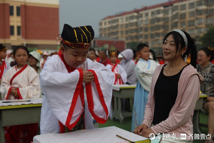 山东枣庄:入学“开蒙礼” 启智润童心