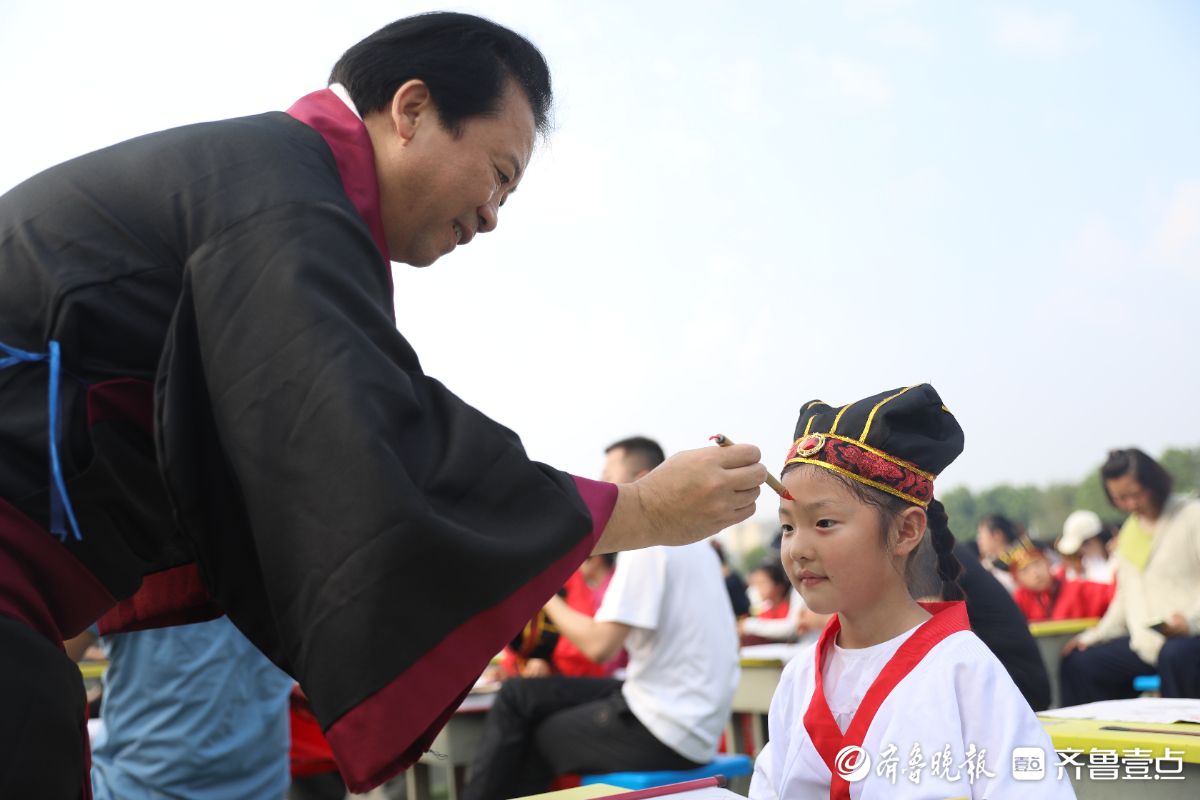 山东枣庄：入学“开蒙礼” 启智润童心