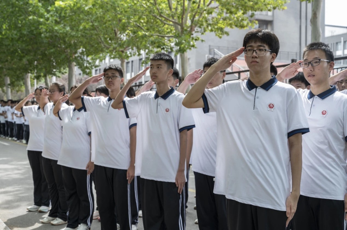 壹点图集｜新生“第一课”，淄博中学2025级军训进行时