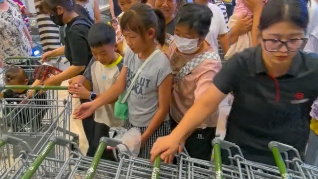 果然视频丨购物车太抢手啦！永辉超市泰安爱琴海购物公园店恢复营业