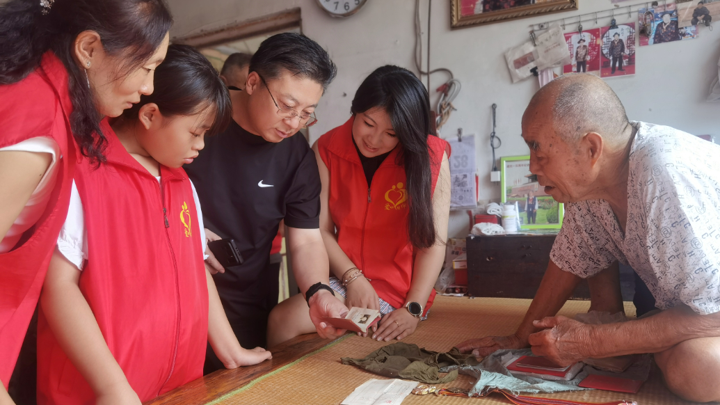 果然视频｜95岁抗美援朝老兵回忆长津湖战役阵亡战友嚎啕大哭