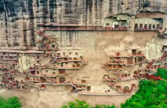 麦积山石窟1600年前的东方微笑里，藏着怎样的玄机？