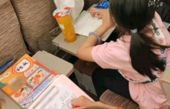 孩子暑假“余额不足”，如何远离“开学焦虑”？