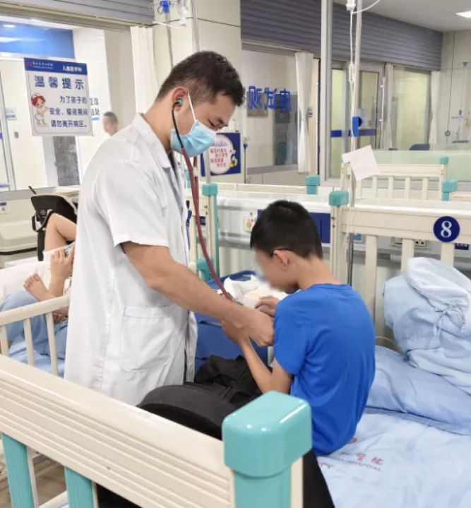 赶作业急出碱中毒？一招学会“纸袋呼吸法”