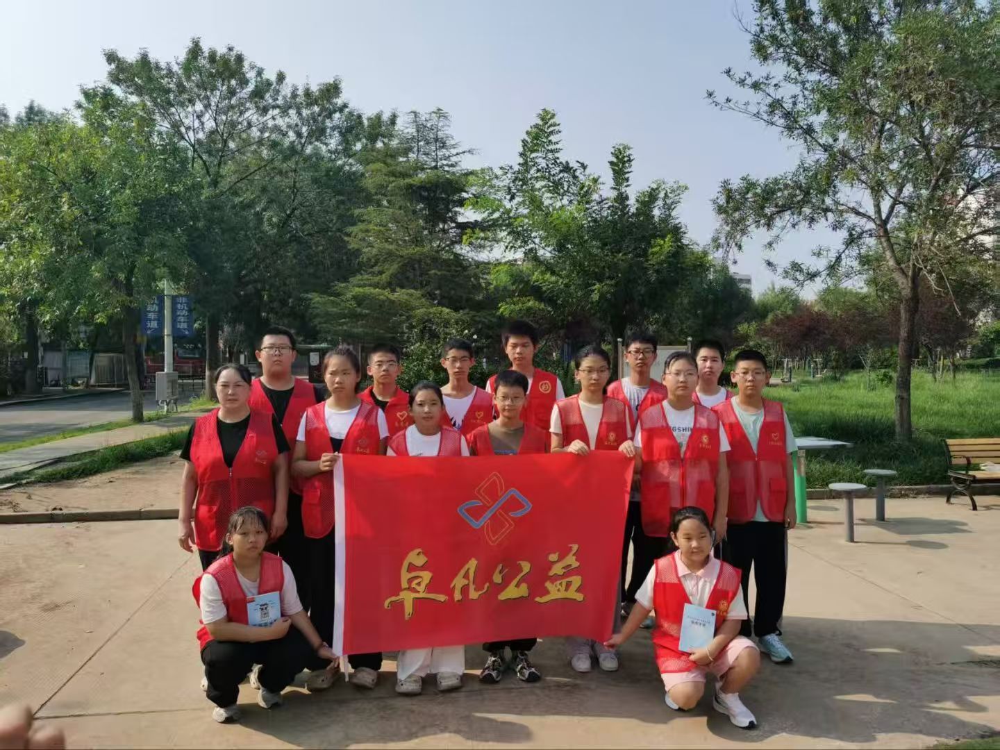 东营市志愿服务联合会携手卓凡公益开展反诈宣传活动
