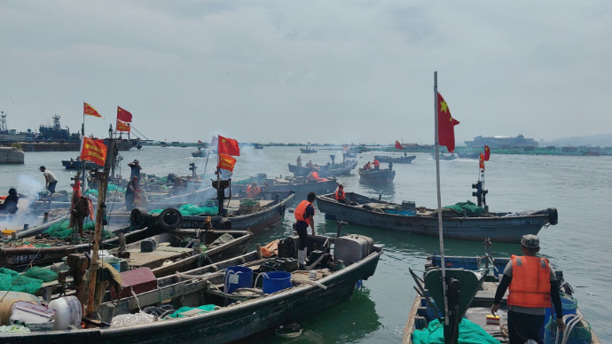 壹直播︱期待金秋第一网渔获！带你直击2025烟台开海热闹场面