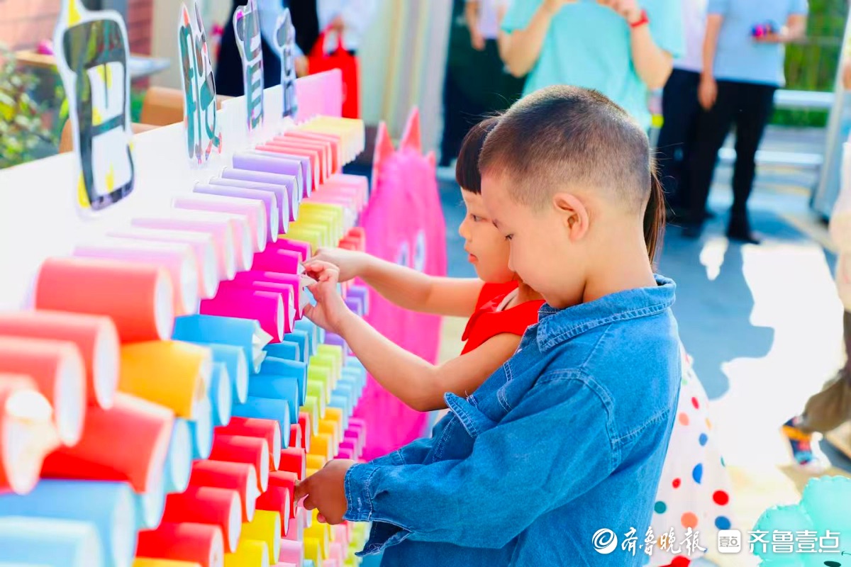 拆盲盒做游戏，济南市市中区育秀幼儿园开学首日惊喜重重