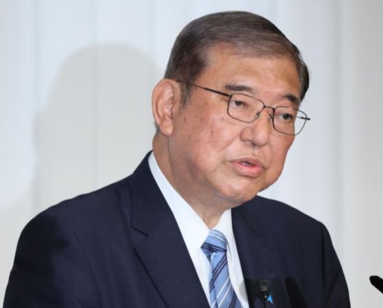 日本首相石破茂因“腿部肿胀”前往医院就诊
