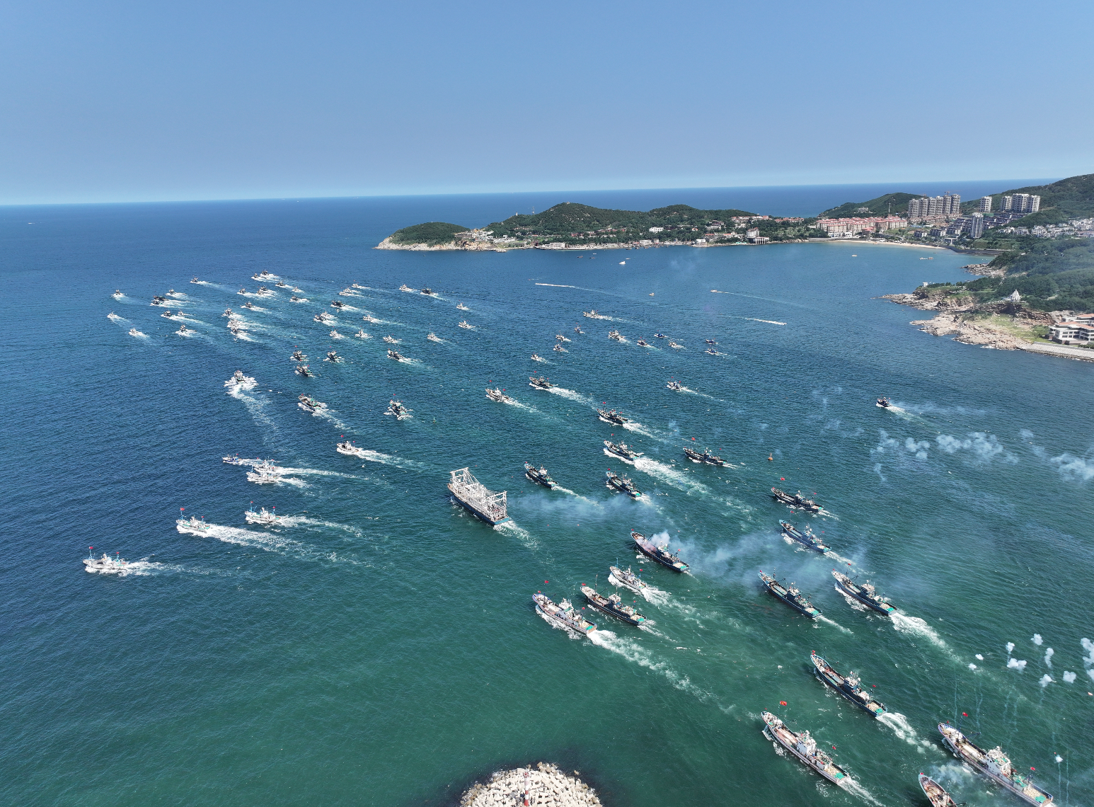 又是一年开海时！威海千帆竞发，驶向深海“粮仓”