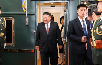 朝鲜劳动党总书记、国务委员长金正恩抵达北京