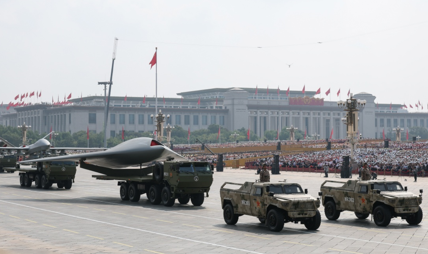受阅的反无弹炮系统、高能激光武器、高功率微波武器等成体系建设，是反制无人机的强大“铁三角”