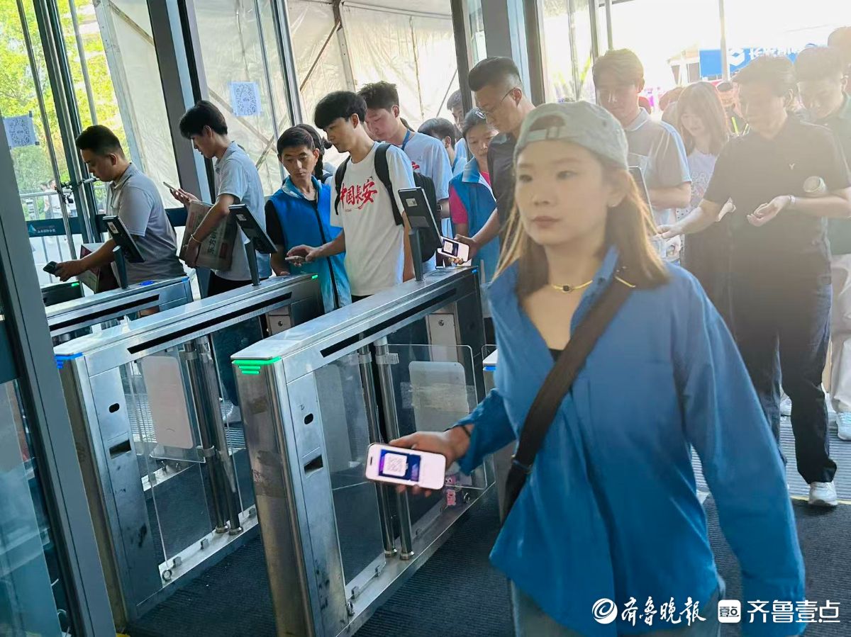 齐鲁秋季车展即将开幕，参展商及观众云集展馆