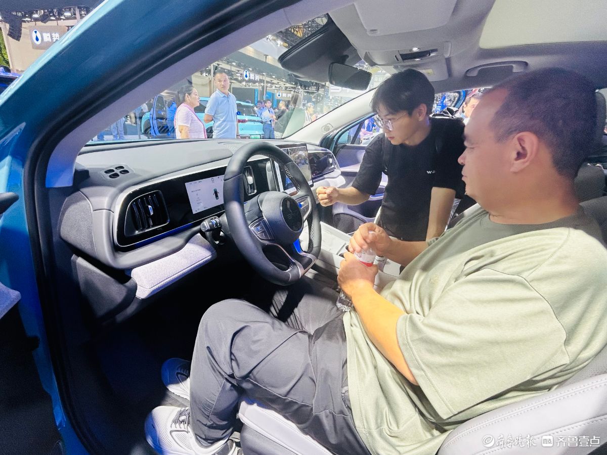 3000平米展位、全系车型！比亚迪“全家福”强势亮相齐鲁秋季车展