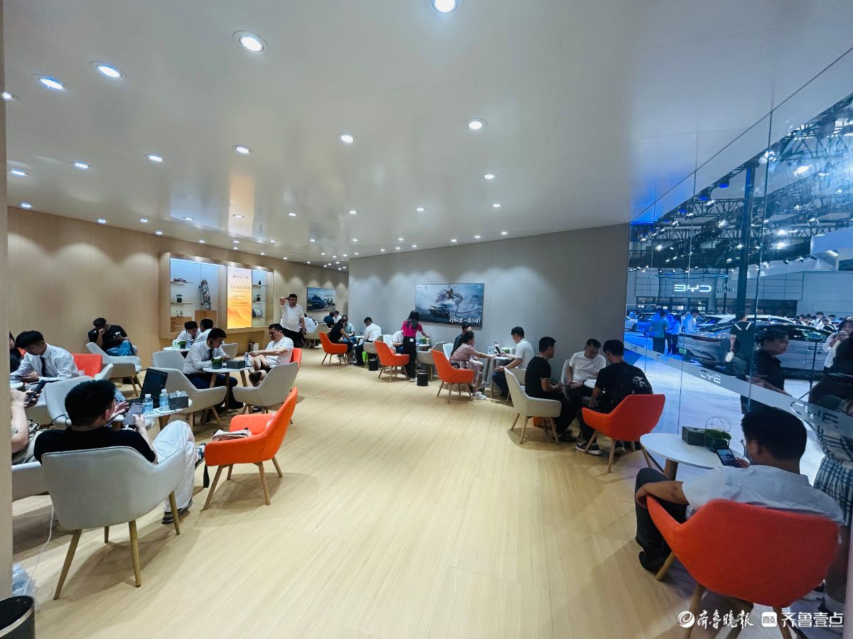 3000平米展位、全系车型！比亚迪“全家福”强势亮相齐鲁秋季车展