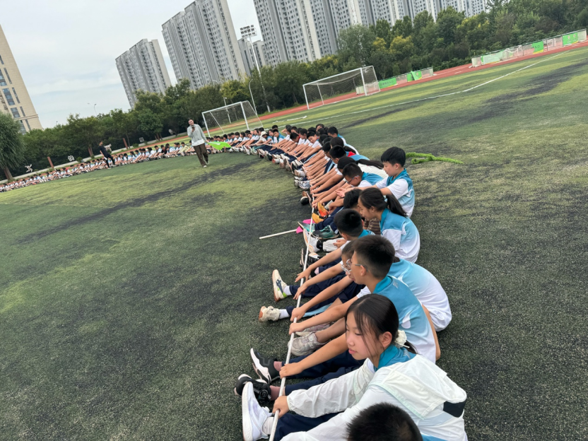 淄博这所初中“军训”改“团建”，究竟改变了什么？