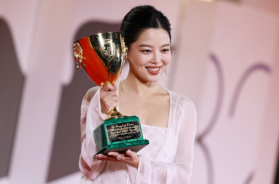祝贺！辛芷蕾获威尼斯电影节最佳女演员奖