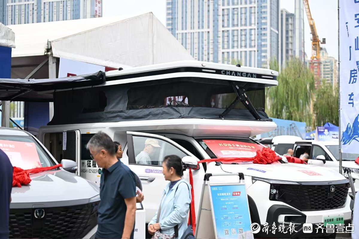 车顶能干啥？自行车行李架不稀罕，帐篷睡床见过吗