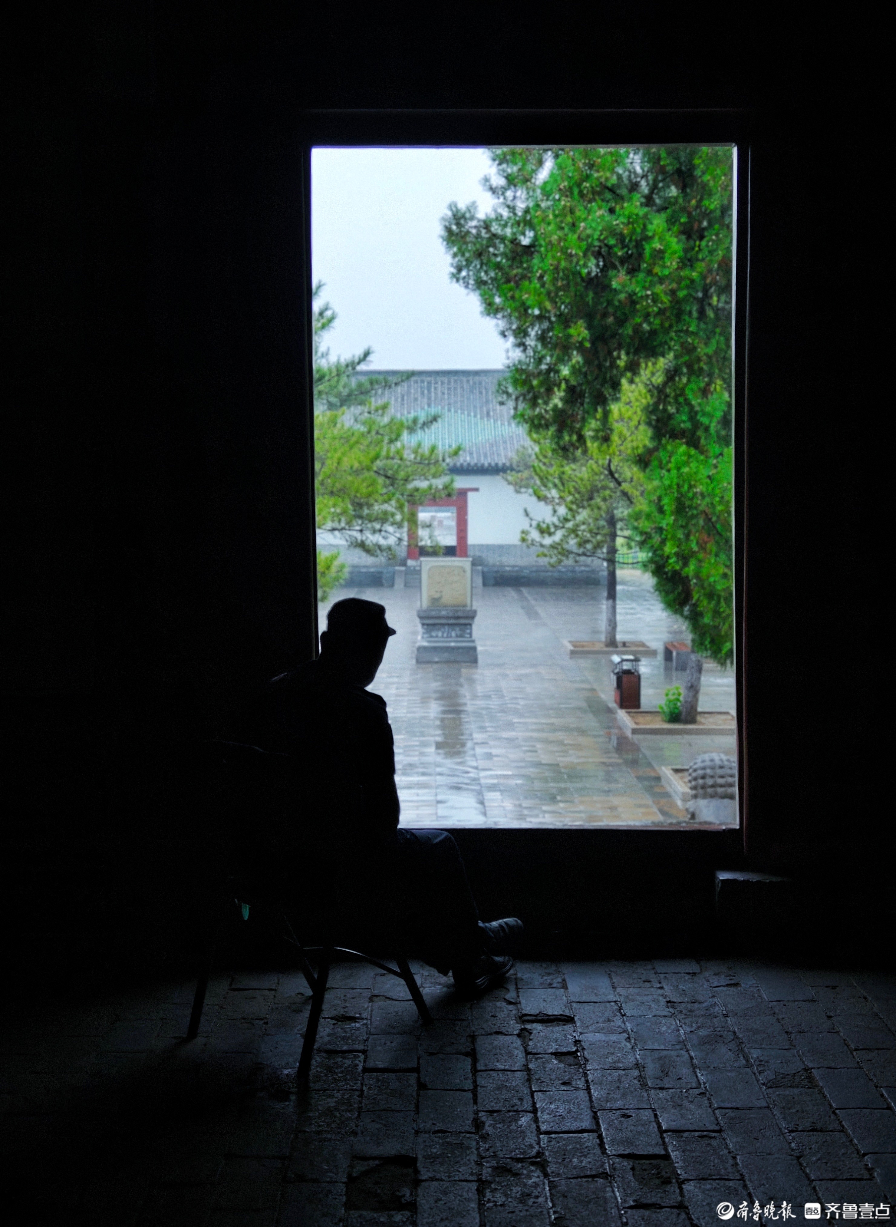 华山湖“湖”拍 | 雨中公园游客稀