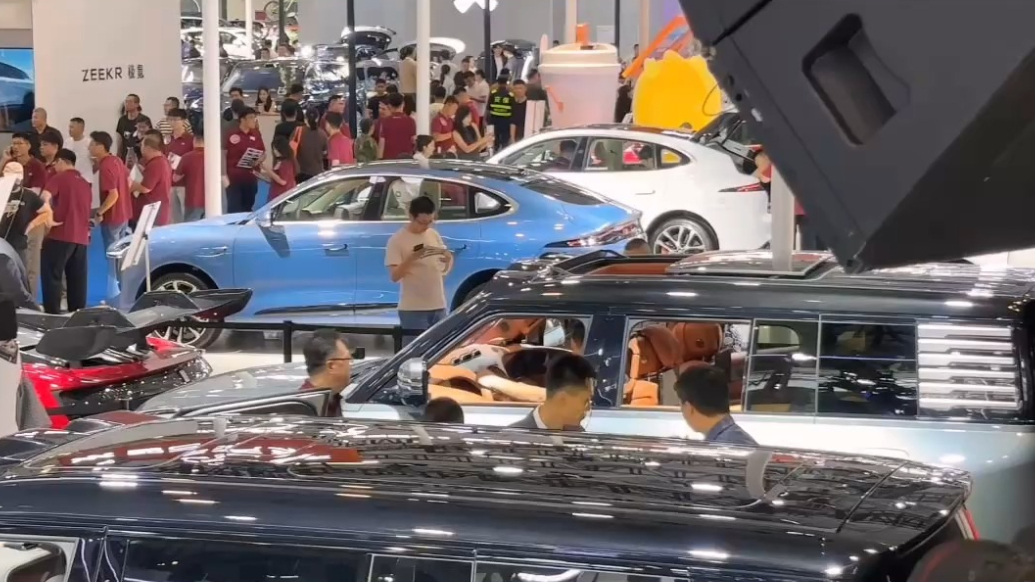 壹点拍客团|错过等一年！齐鲁秋季车展最后一天，想买车抓紧来