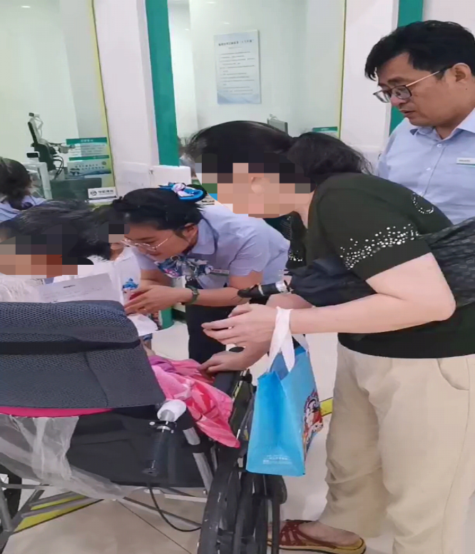 农行济南历下燕山支行：暖心服务解民忧，特殊客户“零跑腿”