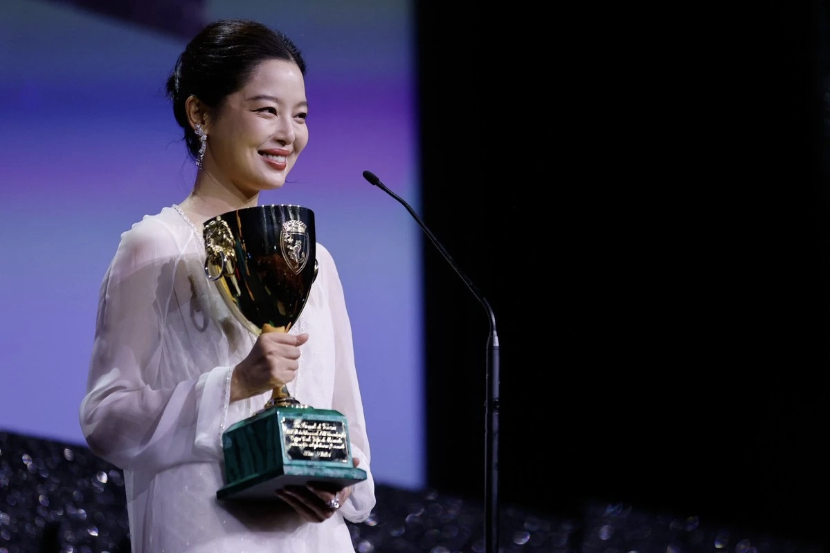 辛芷蕾“圆梦”威尼斯，荣膺最佳女演员奖