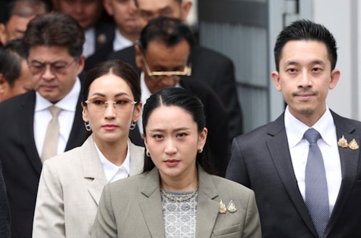 泰国最高法院判处前总理他信一年监禁，佩通坦发声