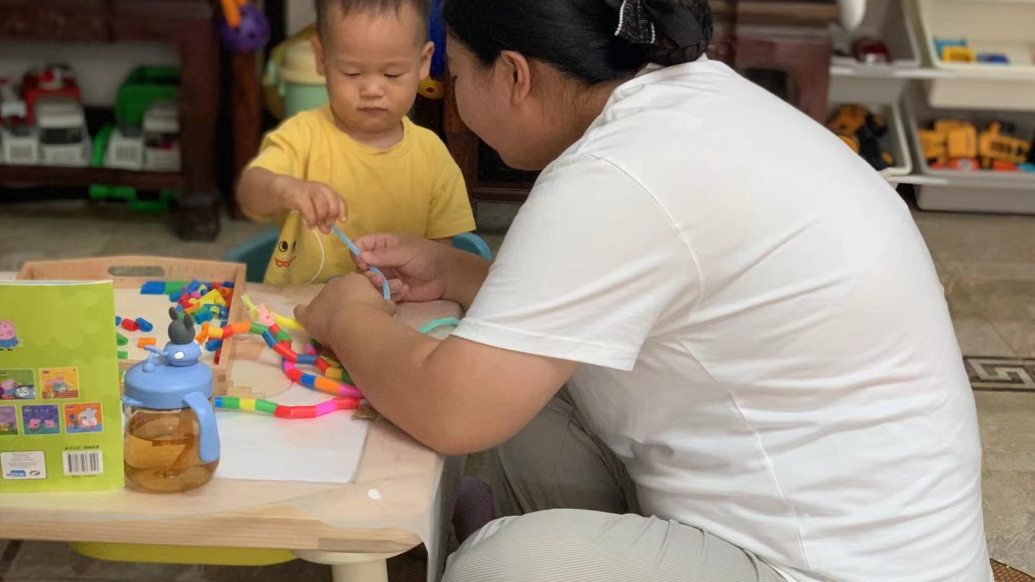 果然视频｜从幼儿园辞职后，我做起了儿童成长陪伴师