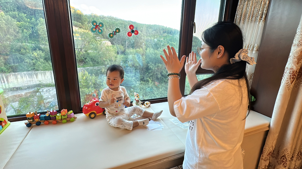 果然视频｜全国首批早教生跳出幼儿园，把课堂“搬”进家