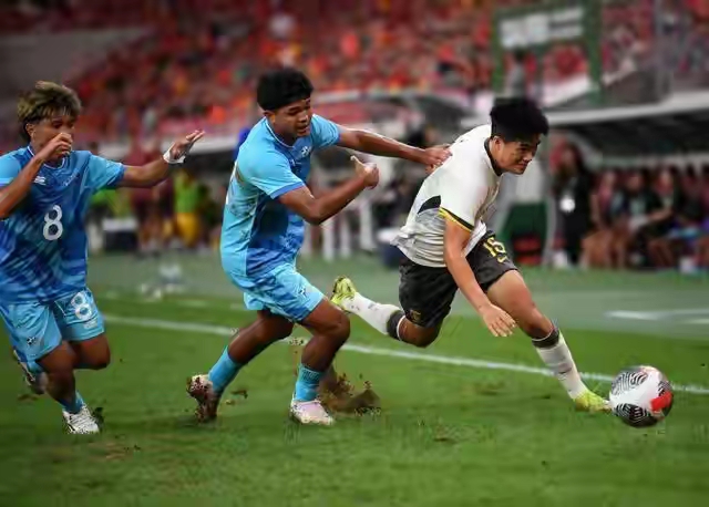 U23亚预赛|中澳之战首发出炉：彭啸亮相，中国队532打防反