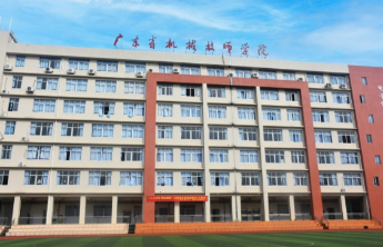 “自闭症学生评估通过后可入学”，学校要接受他的“不完美”