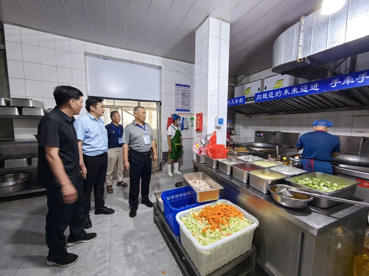 河东区教体局一行到临沂鲁州高级中学开展秋季开学专项督导