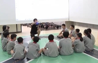 人工智能走进中小学，怎么教？怎么学？