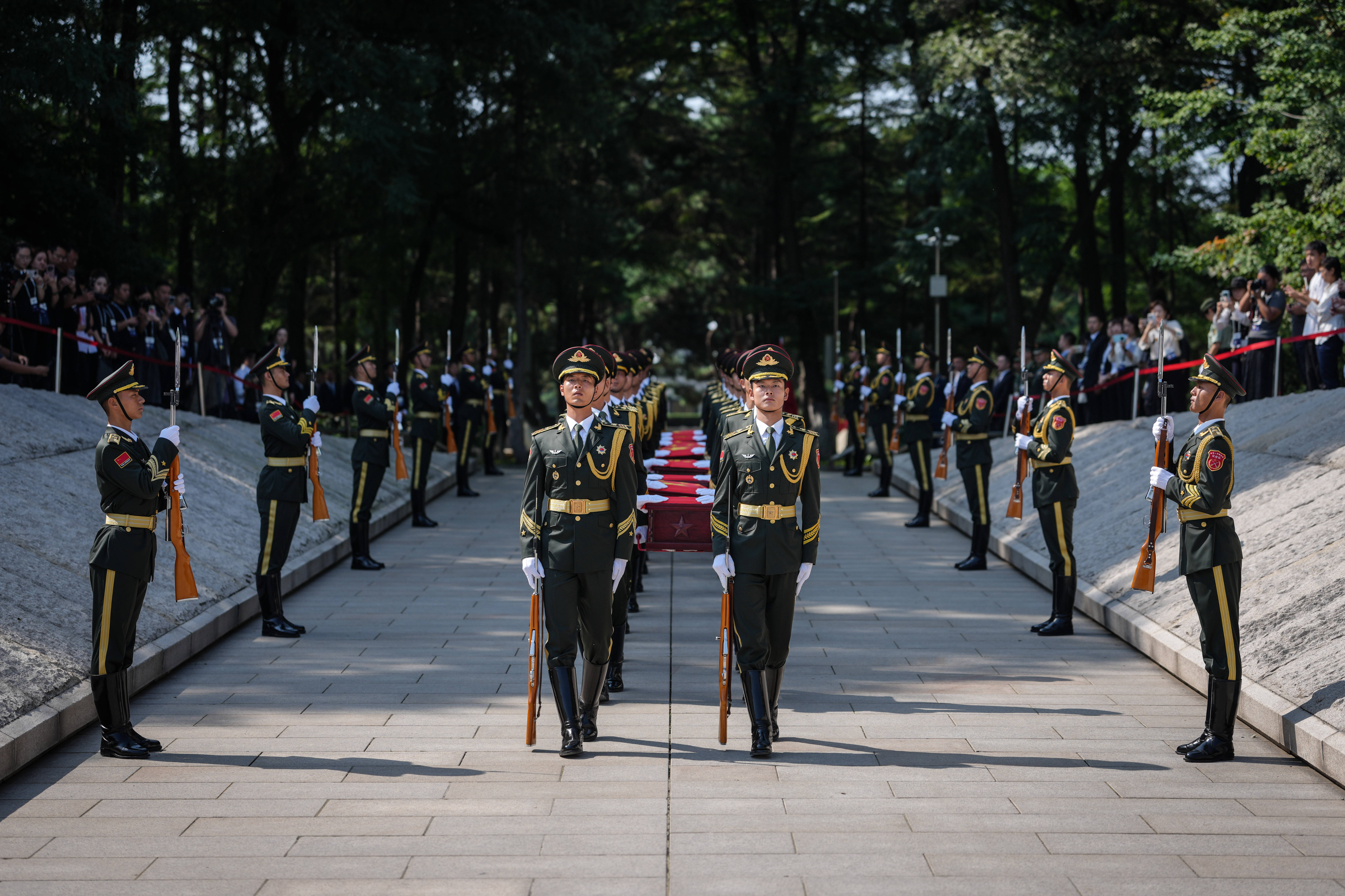 第十二批在韩中国人民志愿军烈士遗骸在沈阳安葬