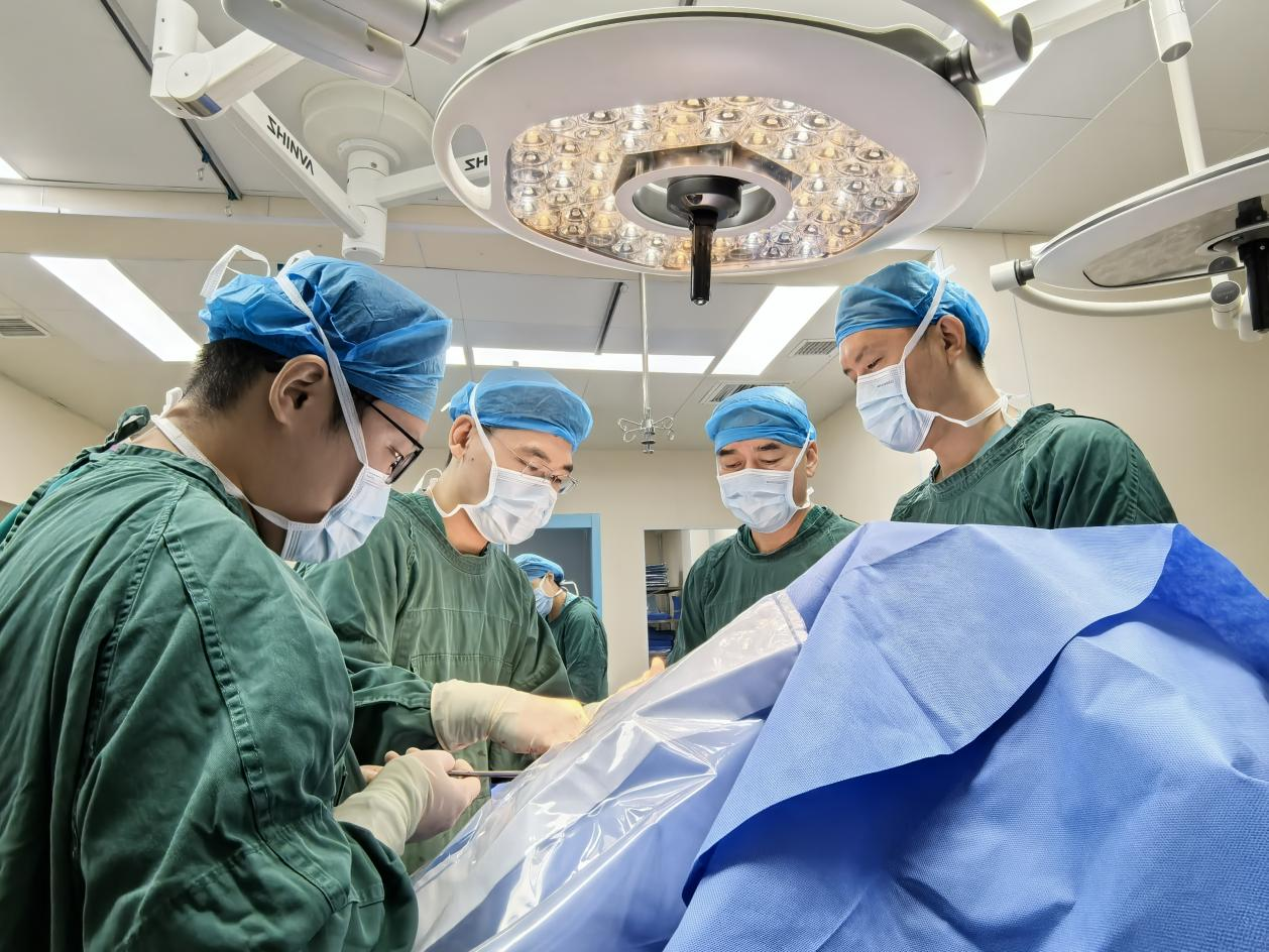 右臂遭“脱手套式”完全剥脱！胜利油田中心医院成功实现“再造”