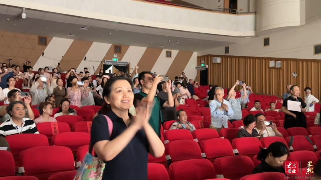 果然视频｜柳子戏《老青天》杭州精彩上演，收获现场观众广泛好评