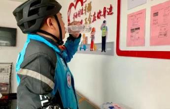 三百骑手千里驰援，守护威海“舌尖上的旺季”