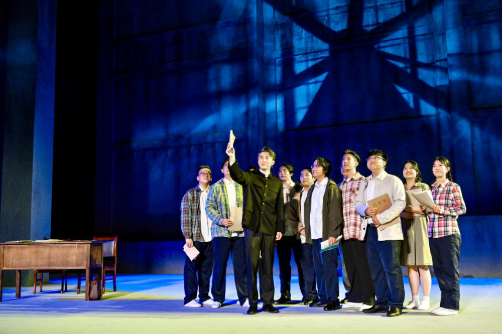 中国海洋大学原创大师剧《文圣常》成功展演