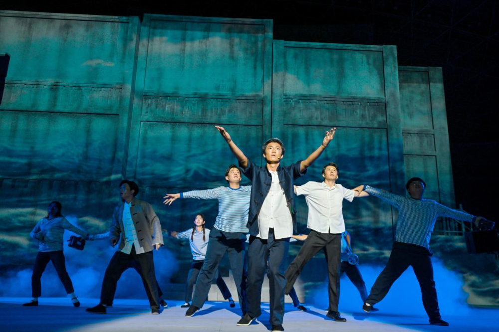 中国海洋大学原创大师剧《文圣常》成功展演