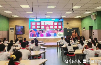 枣庄市实验学校（武夷山路校区）开展党员立标示范课展示活动