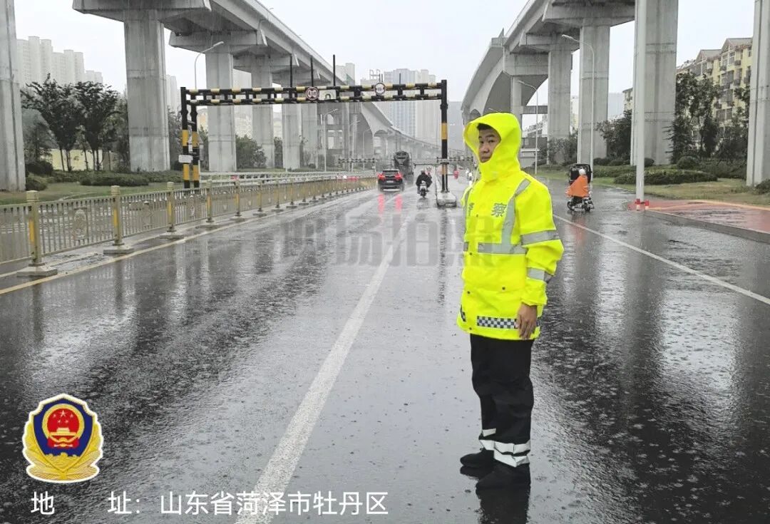 暴雨突袭！交警直属一大队的守护从未缺席！