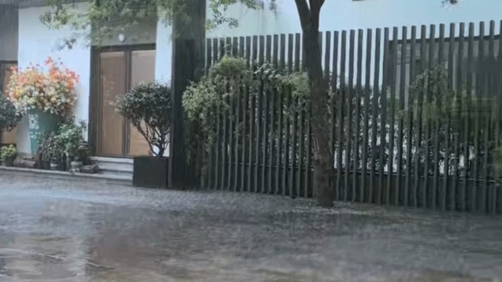 天气情报站|哗啦啦！济南一场秋雨如约降至，雨天出行注意安全