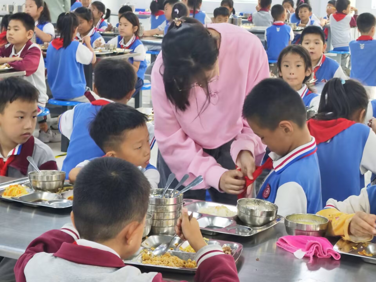 济南市历城区殷陈小学教师：讲台后的坚守也很美